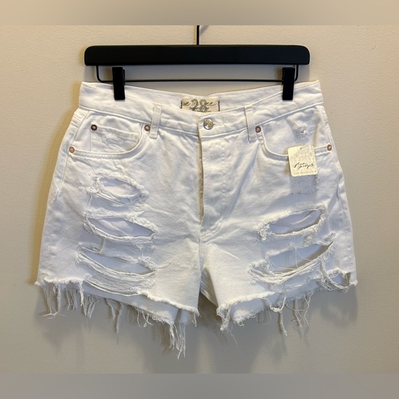Free People Pants - NWT Free People Maggie Mid Rise Shorts
